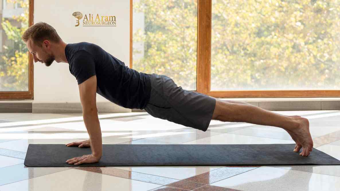 پلانک برای تقویت عضلات مرکزی (Core Strengthening)